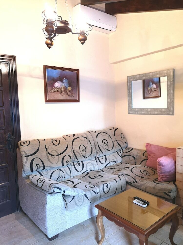 Aparthotel Finca Tom�s Y Puri