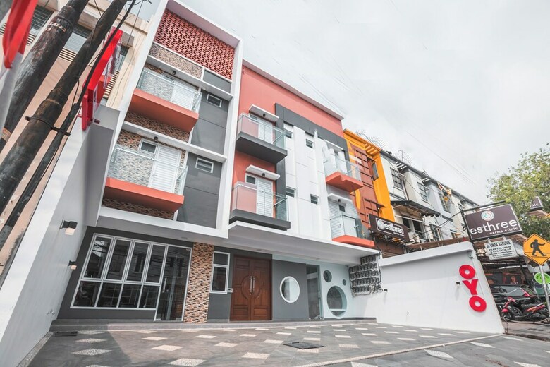 Hotel Oyo 1487 Residence Khoe