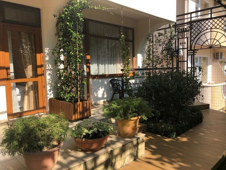 Hotel Grace Nairi
