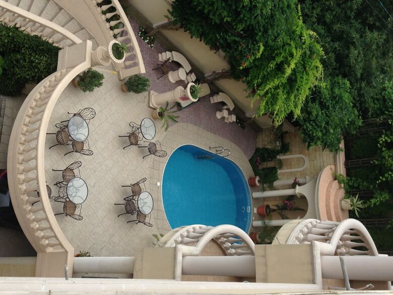 Hotel Grace Nairi