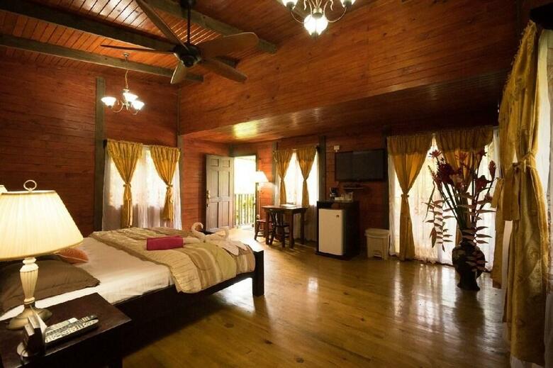 Blue River Resort & Hot Springs
