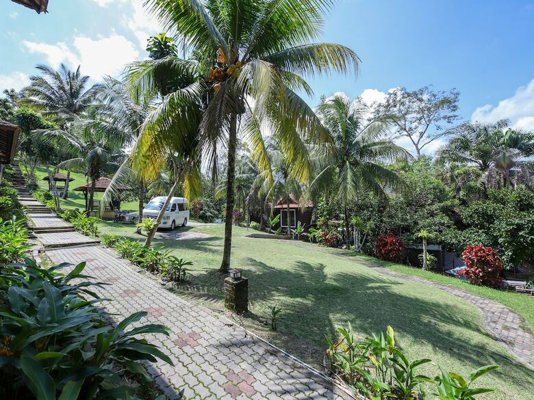Hotel Oyo 44096 101 Resort & Spa