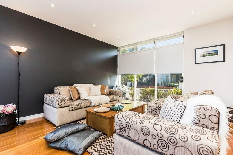 Sydney Seaside Contemporary Executive Living