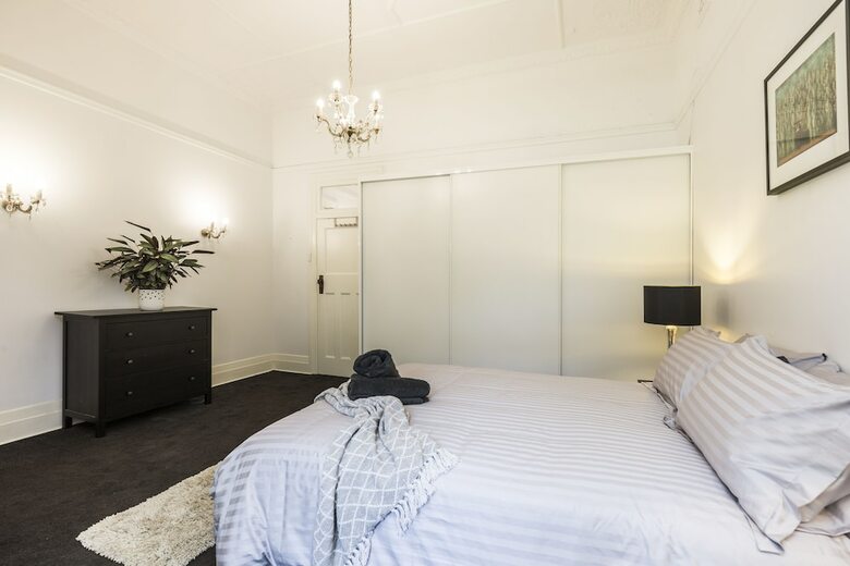Randwick Federation Apt Near Bondi Junction