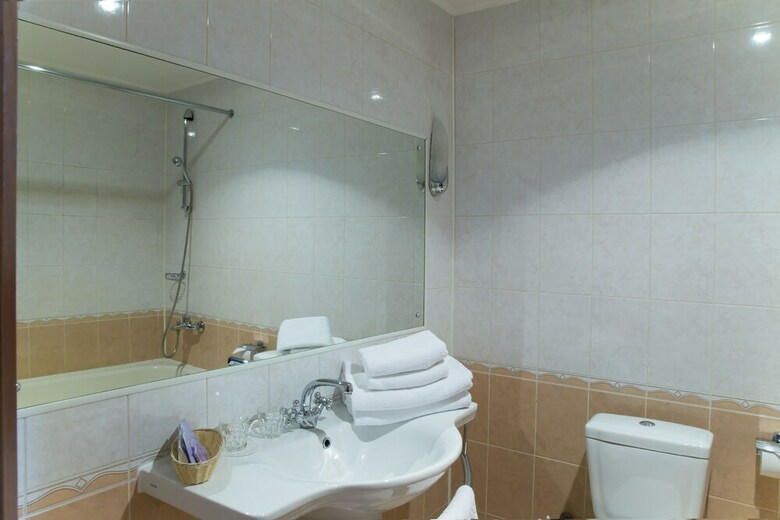 Columb Hotel