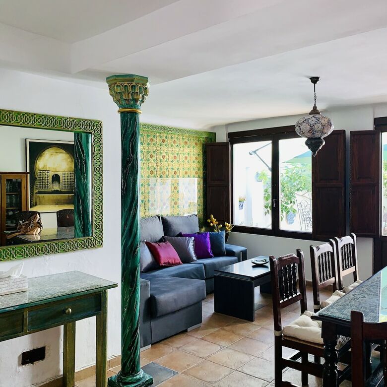 Arab House D�oro Alhambra Center