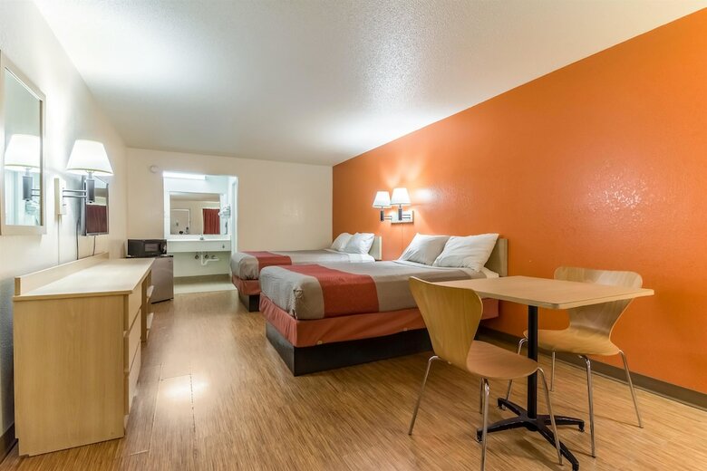 Motel 6 Raleigh Southwest - Cary