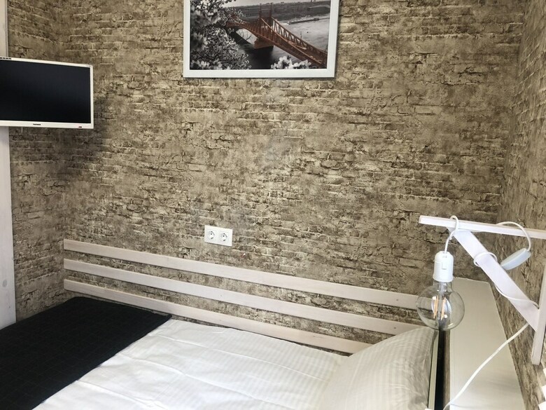 L-hotel