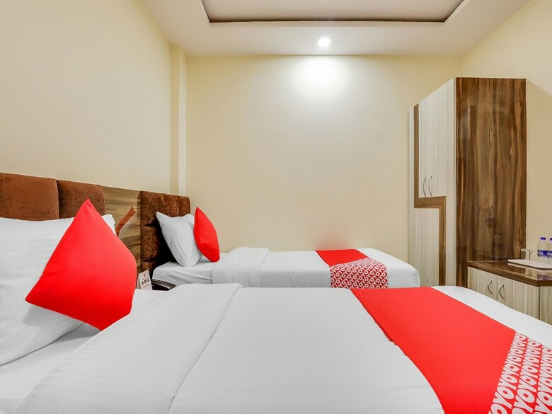 Hotel Oyo 596 Samarth Inn