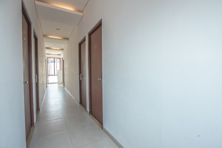 Hostal Oyo 1496 Weleri 07