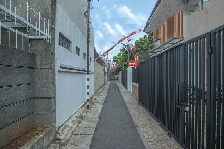 Hostal Oyo 1496 Weleri 07