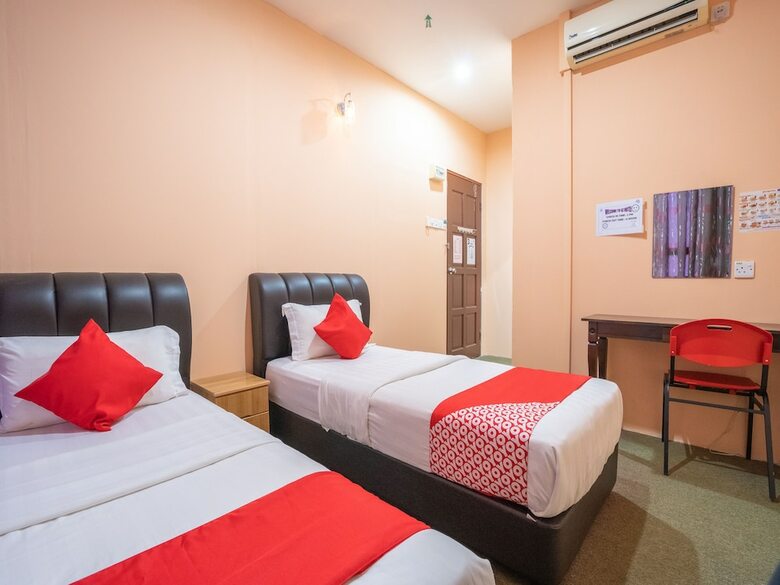 Oyo 89328 Sz Hotel