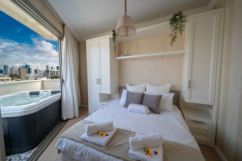 Amazing Apartment- 5 Min From The Beach