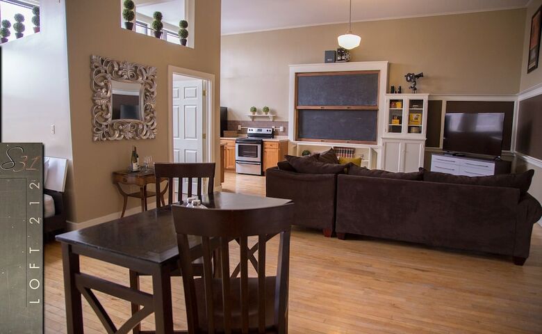 Hotel School 31 Lofts At Colors Studios