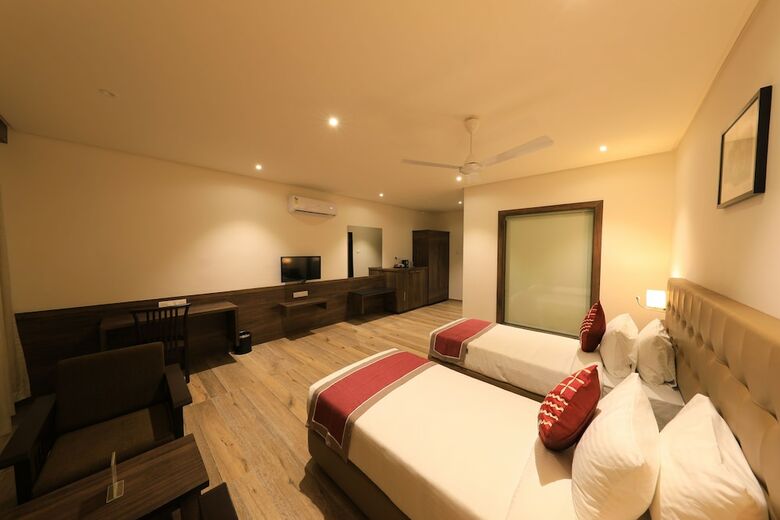 Hotel The Byke Suraj Club