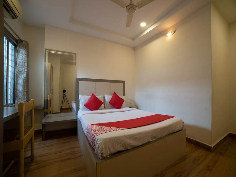 Oyo 45408 Hotel Ambassador