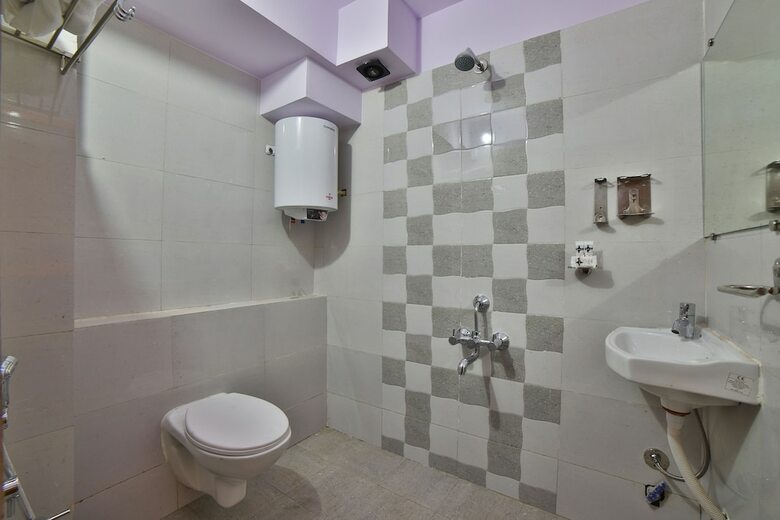 Hotel Oyo Flagship 27974 Madhuram Arcade