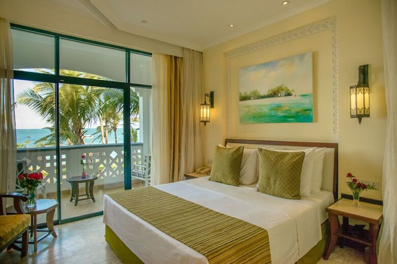 Hotel Sarova Whitesands Beach Resort & Spa