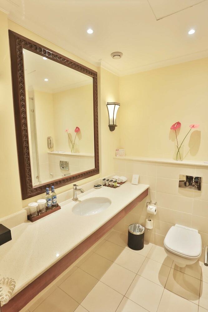Hotel Sarova Whitesands Beach Resort & Spa