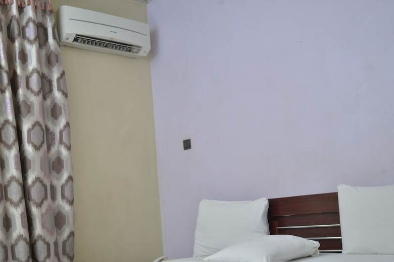 Hotel The College Court Suites