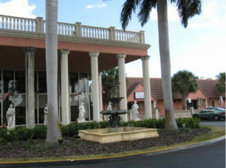 Hotel Roma Golden Glades Resort