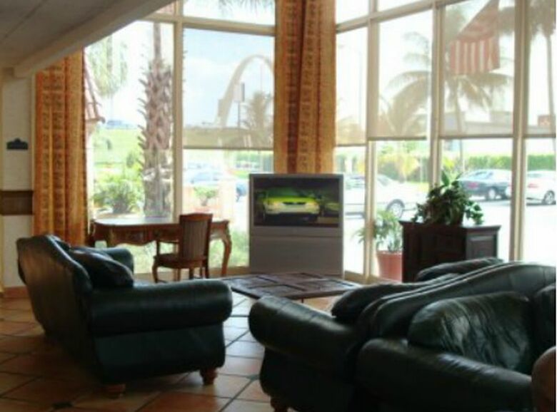 Hotel Roma Golden Glades Resort