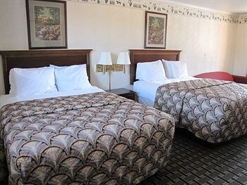 Hotel Deluxe Inn - Swainsboro