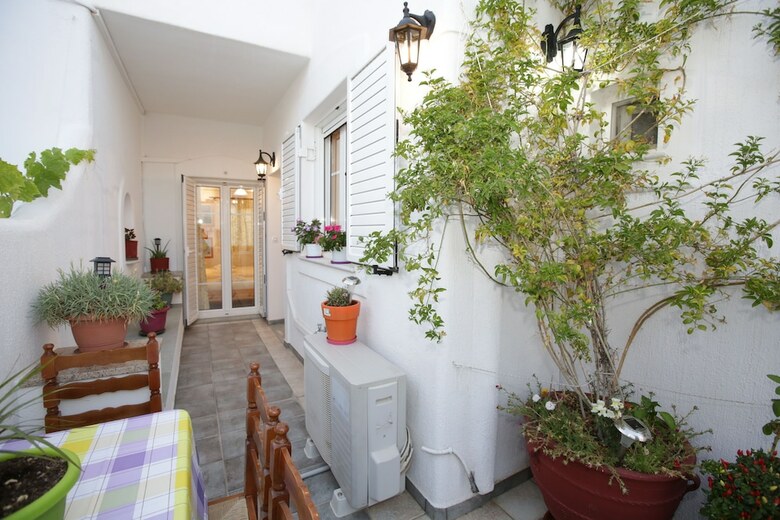 Kontaratos Studios & Apartments