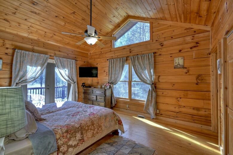 Cabana Fox Hollow