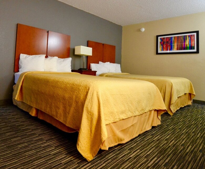 Hotel Quality Inn And Suites Livonia