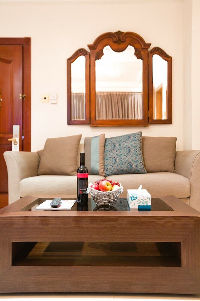 Victoria Crown Plaza Hotel