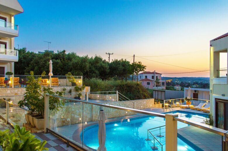 Apartamentos Esthisis Suites Chania