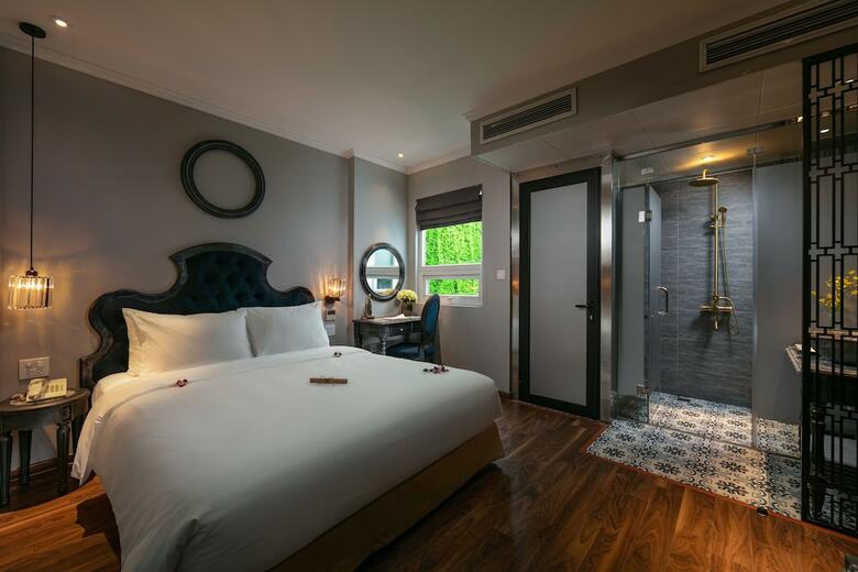 Shining Central Hotel & Spa