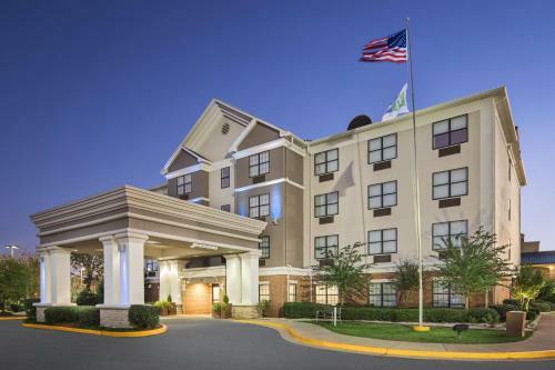 Holiday Inn Express Hotel & Suites Byron