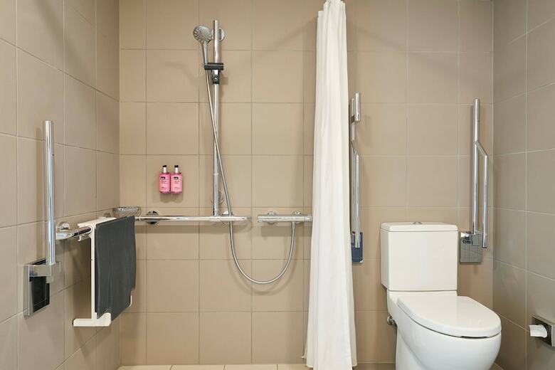 Hotel Moxy Paris Charles de Gaulle Airport