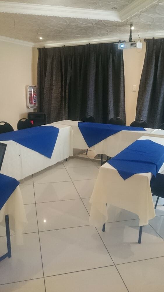 Hotel Global Village Guest House