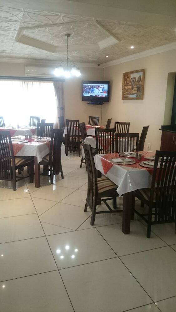 Hotel Global Village Guest House