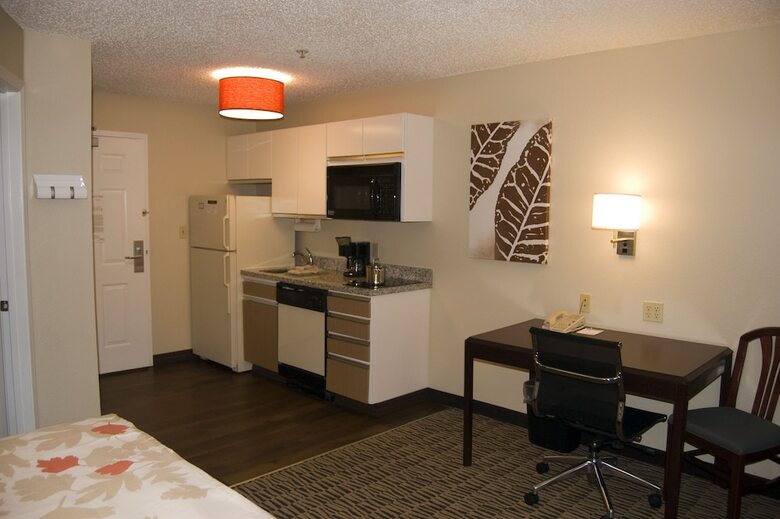 Hotel Hawthorn Suites By Wyndham Omaha / Old Mill