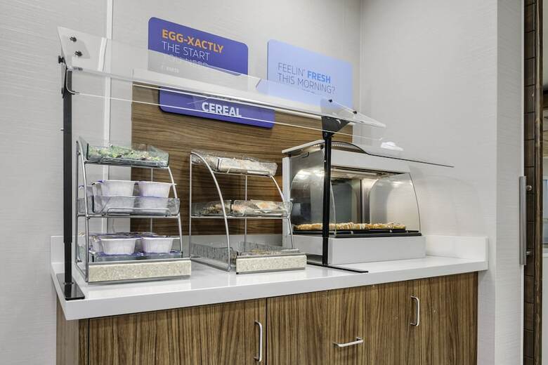 Holiday Inn Express Hotel & Suites Macon-west