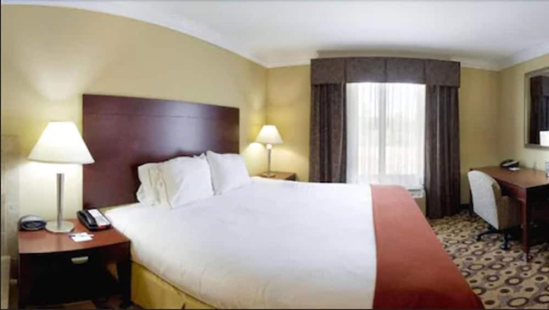 Holiday Inn Express Hotel & Suites Macon-west