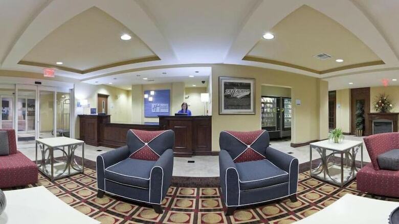Holiday Inn Express Hotel & Suites Talladega