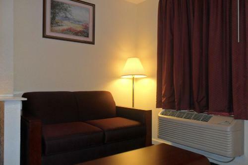 Motel Luxury Inn & Suites