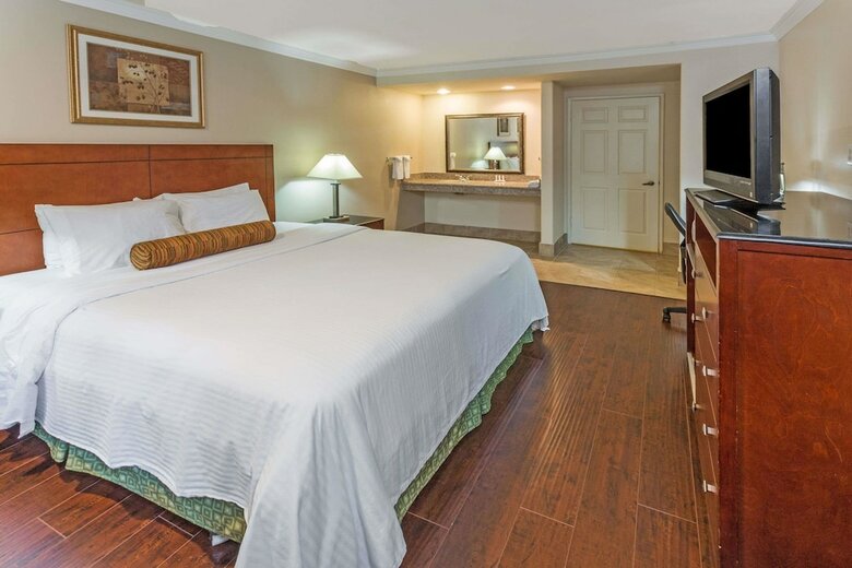 Hotel Howard Johnson By Wyndham Pasadena