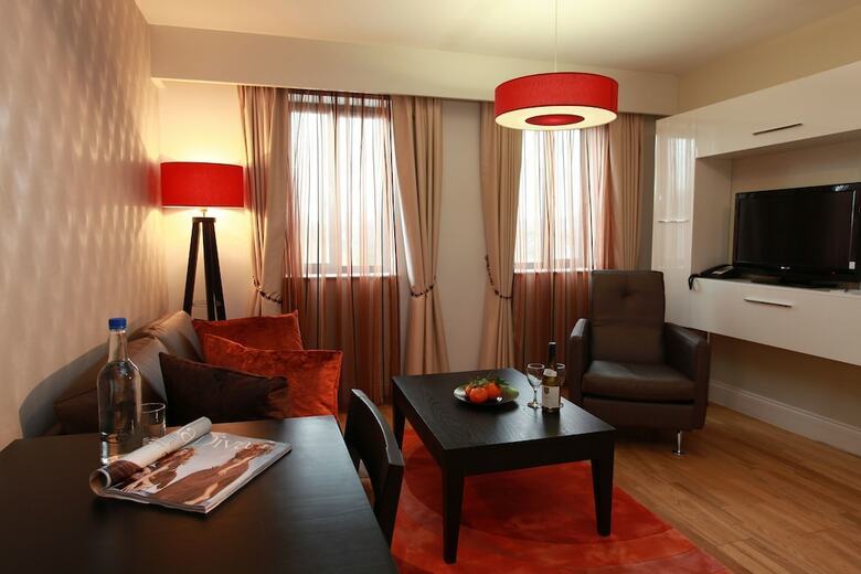 Apartamentos Maitrise Suites