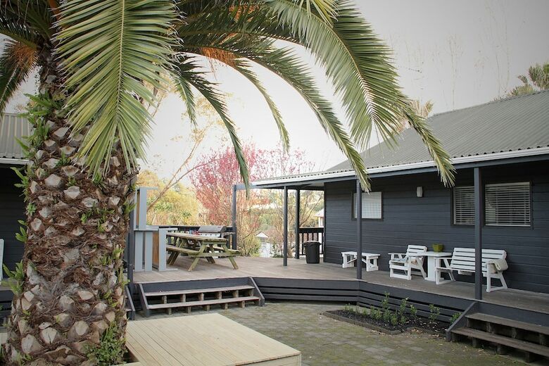 Hostal Hugo & Carter's Backpackers & Motel