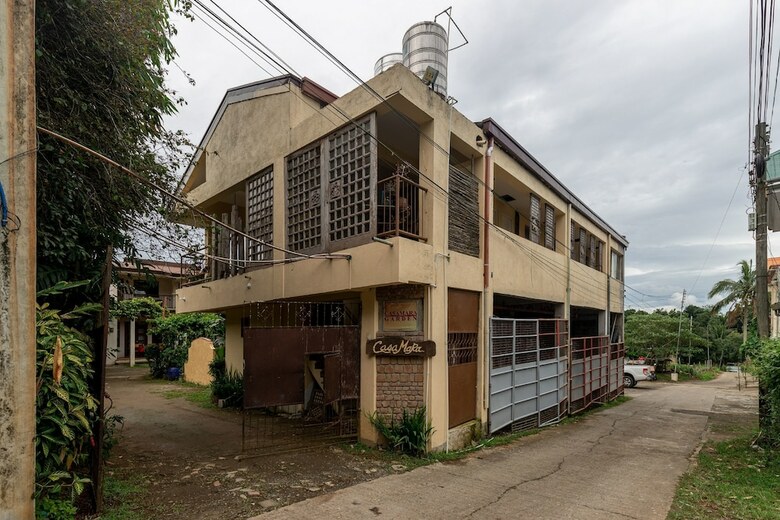 Hotel Casamara Garden Tagaytay