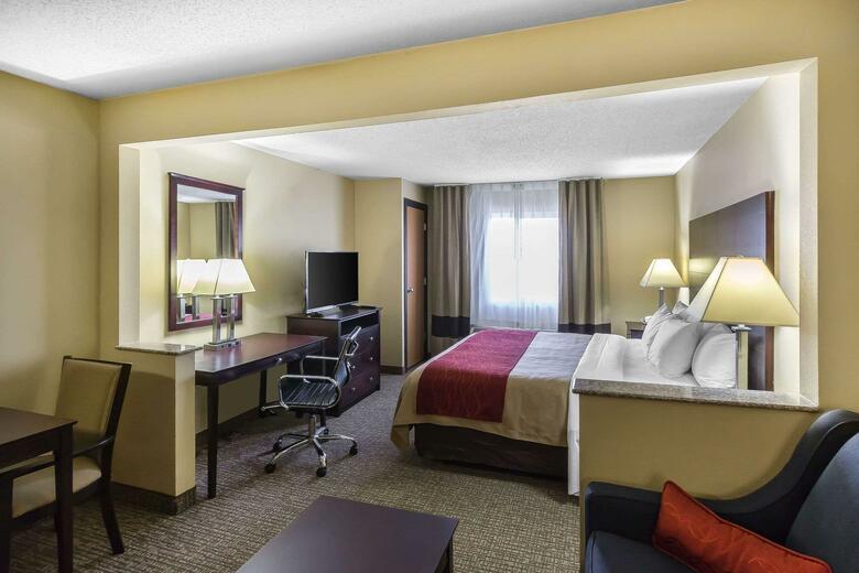 Hotel Comfort Inn & Suites