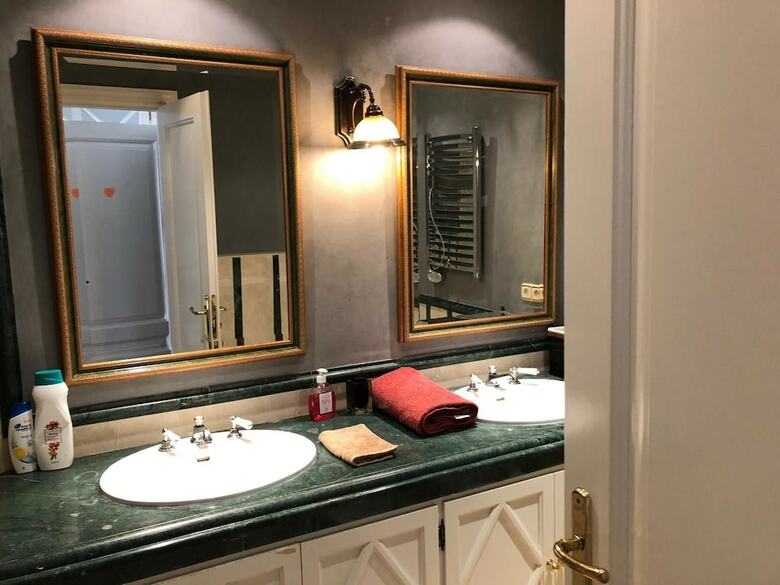 Room "golden Mile Marbella"