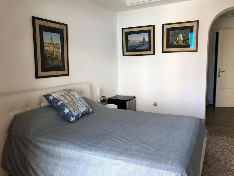 Room "golden Mile Marbella"