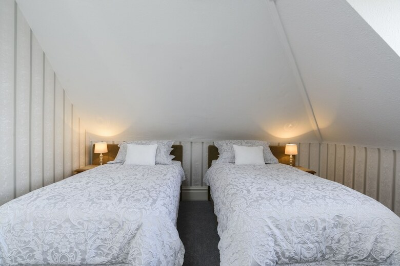 Bed & Breakfast Crossroads Hotel